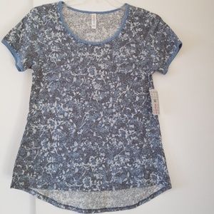 Pretty Floral LuLaRoe Classic T Sz S NWT